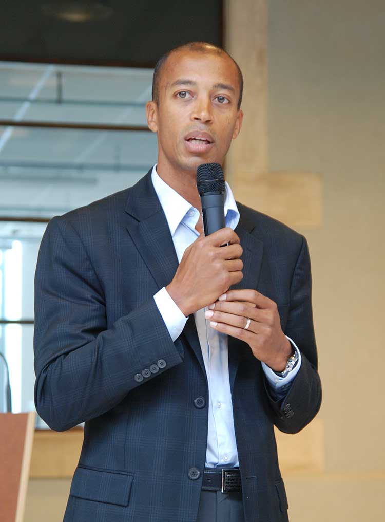 Conférence Le sport capital santé de l’entreprise Par Stéphane Diagana Royan septembre 2025